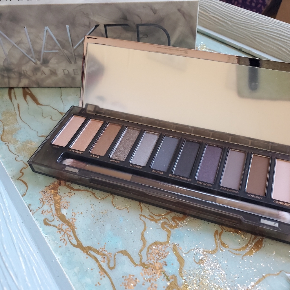 UD Naked Smokey Palette